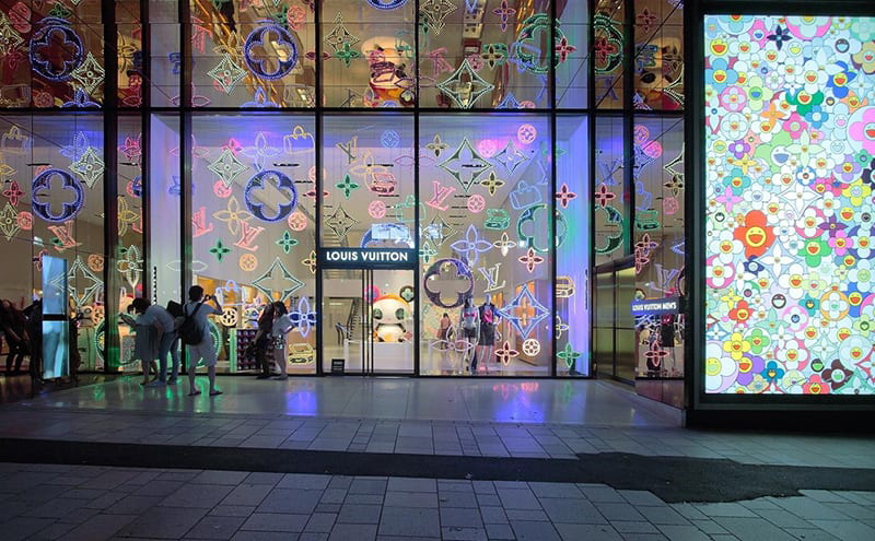 Louis Vuitton storefront with Murakami designs. Credits to Naoya Fujii on Flickr. 