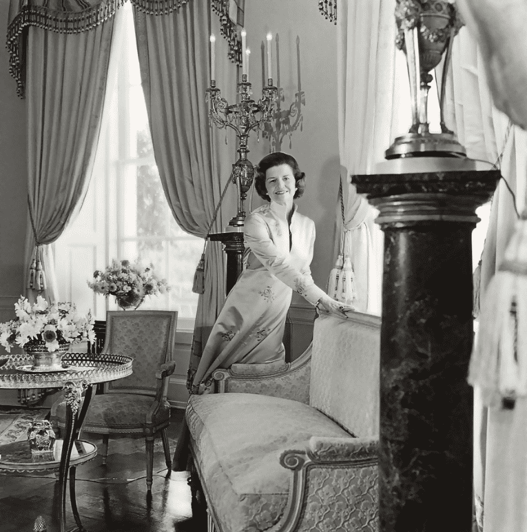 Horst P. Horst, Betty Ford in the Oval Room of the White House, 1981