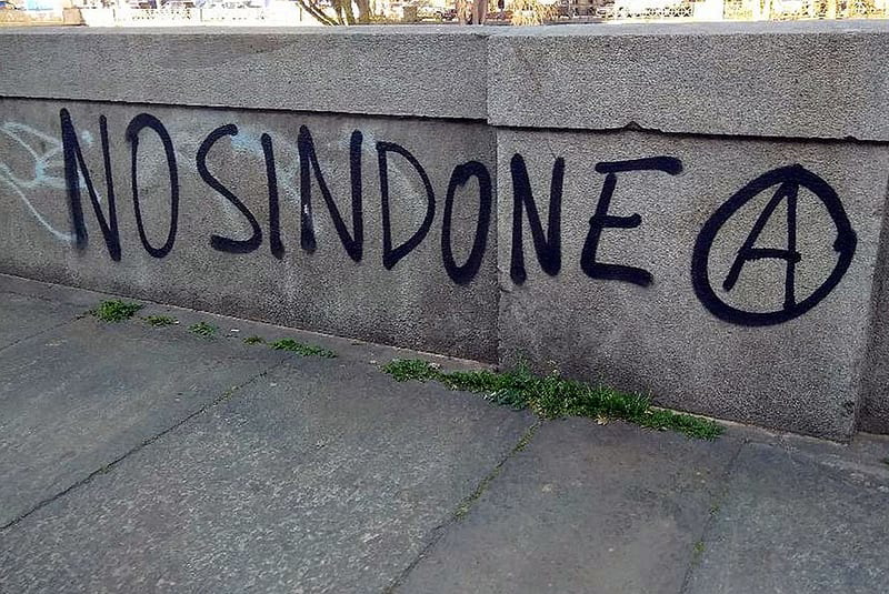 Anarchist Grafitti in Turin against The Shroud