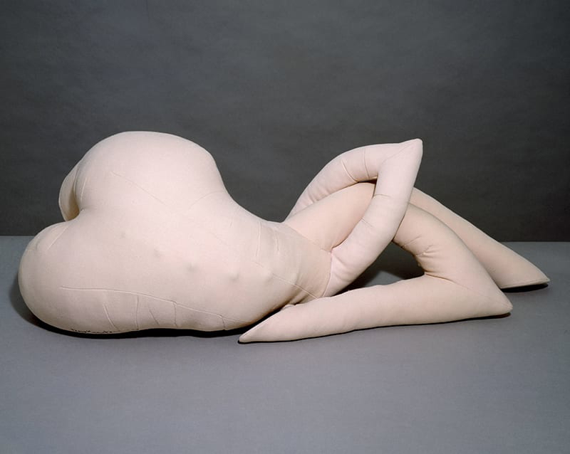 Nue Couchee, 1969-70, cotton textile, cardboard, tennis balls, wool and thread
