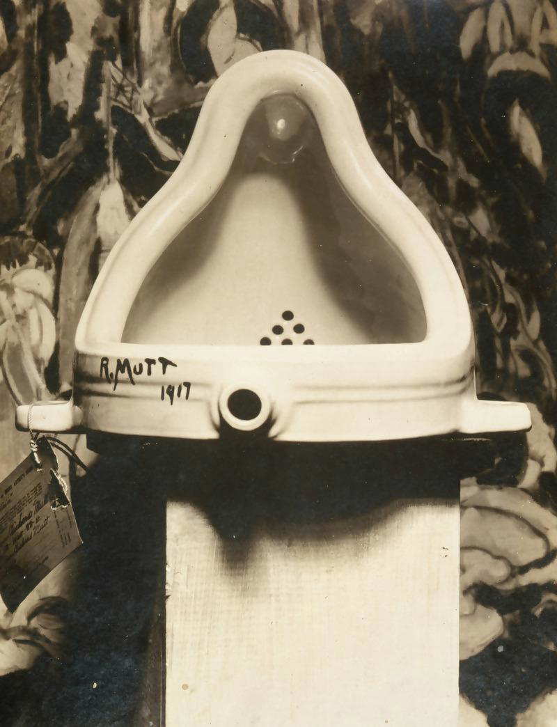 Marcel Duchamp, The Fountain, 1917. Marsden Hartley, The Warriors is the backdrop.