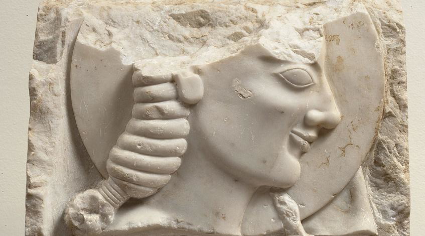 Mycenaean art. Title: Gold cup showing a bull hunt, 15th cent. b.C., from the tomb at Vapheio. Location: National Archaeological Museum