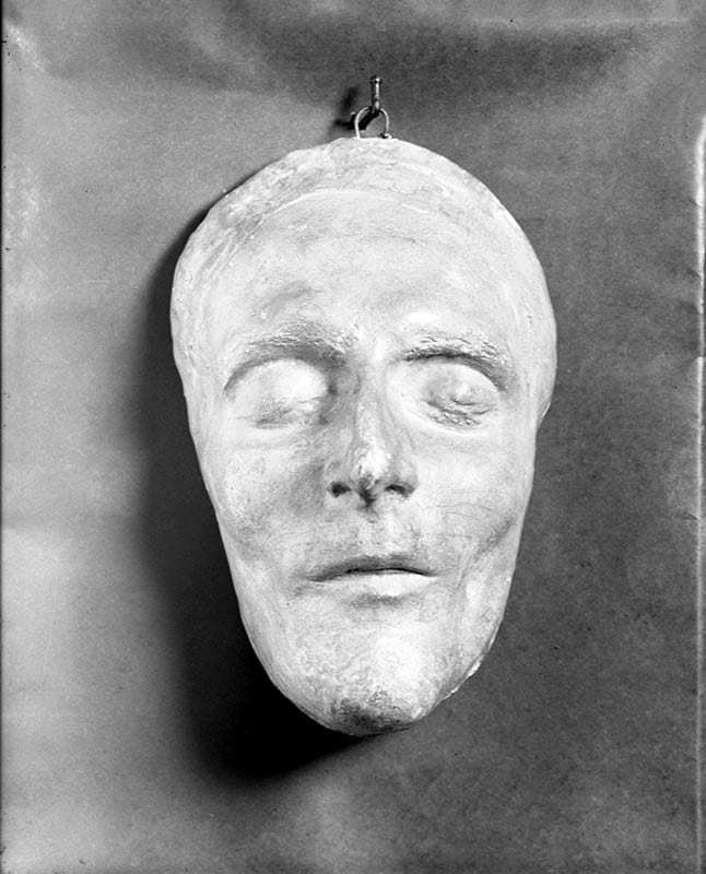  Death Mask of Amedeo Modigliani