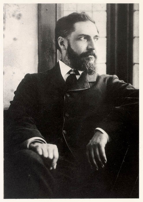 A black and white photo of a Flinders Petrie