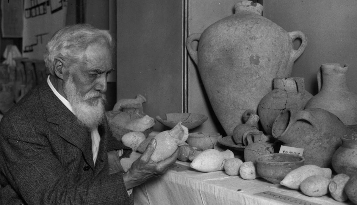 English Egyptologist Sir Flinders Petrie