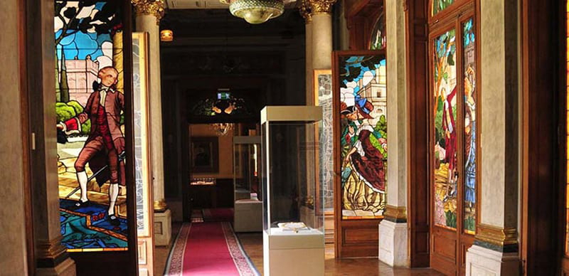 Inside the Royal Jewelry Museum