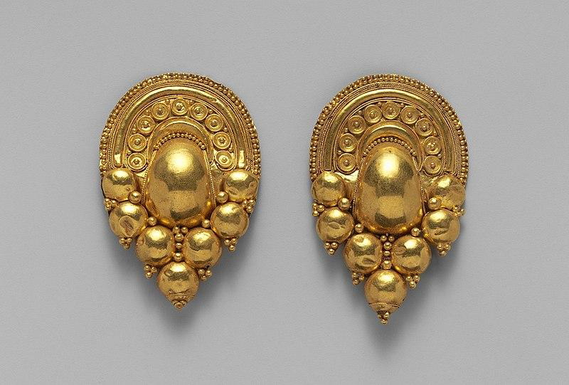 Etruscan gold earrings, via Wikimedia