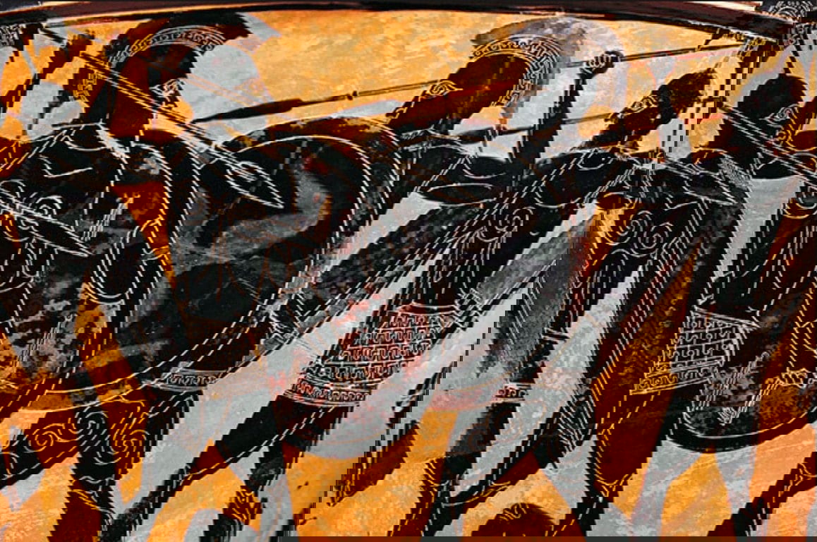 Black-figure Greek vase depicting a battle scene 