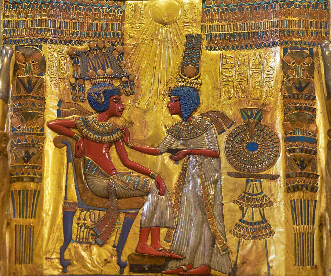 Can you see anything? - Yes, wonderful things! Gold Throne Tutankhamun with the Queen Ankhesenamun