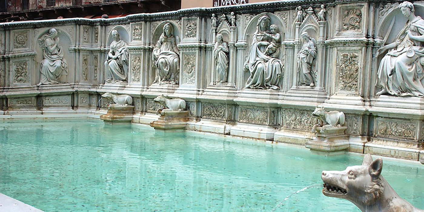 photograph of the fonte gaia in siena