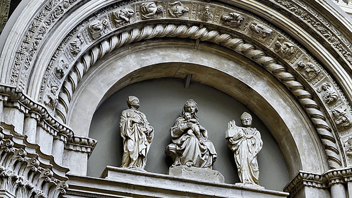 detail of portal entry
