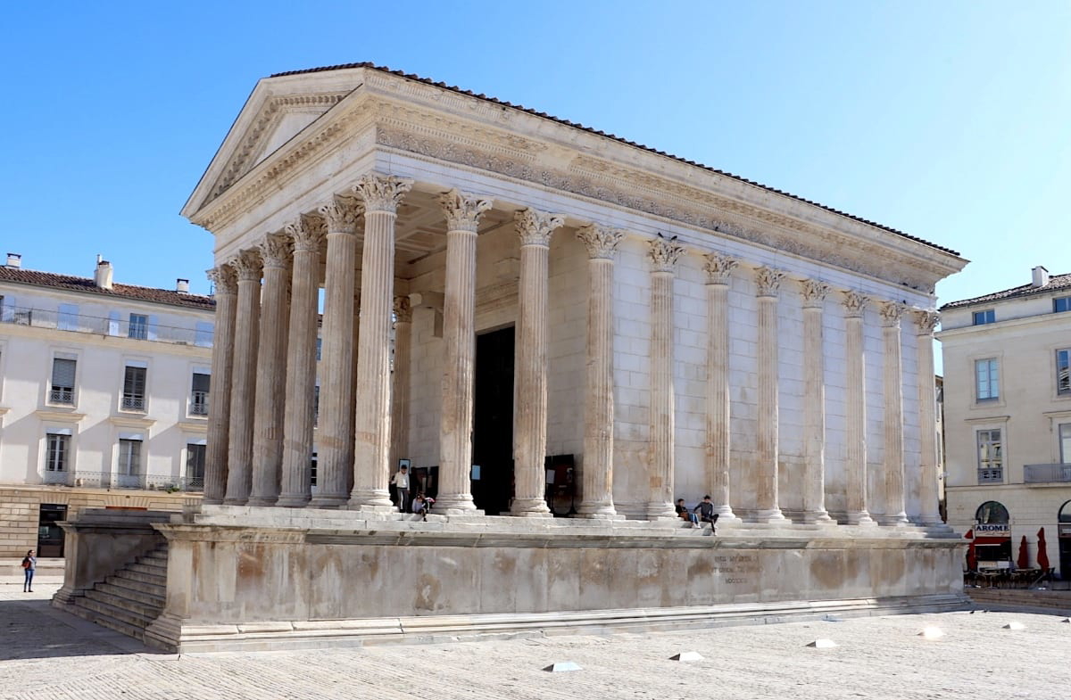 nîmes-maison-carrée-temple-roman