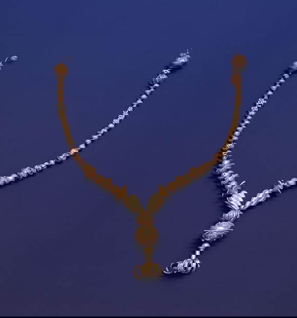 gold necklace mycenaean