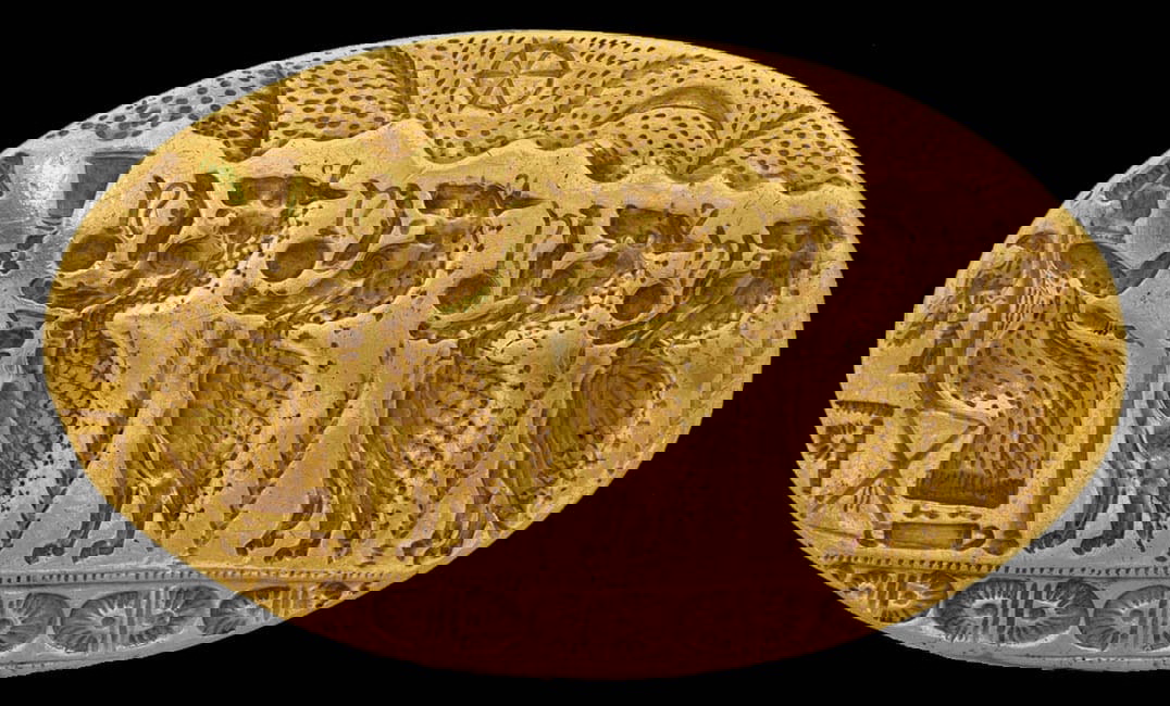gold signet ring