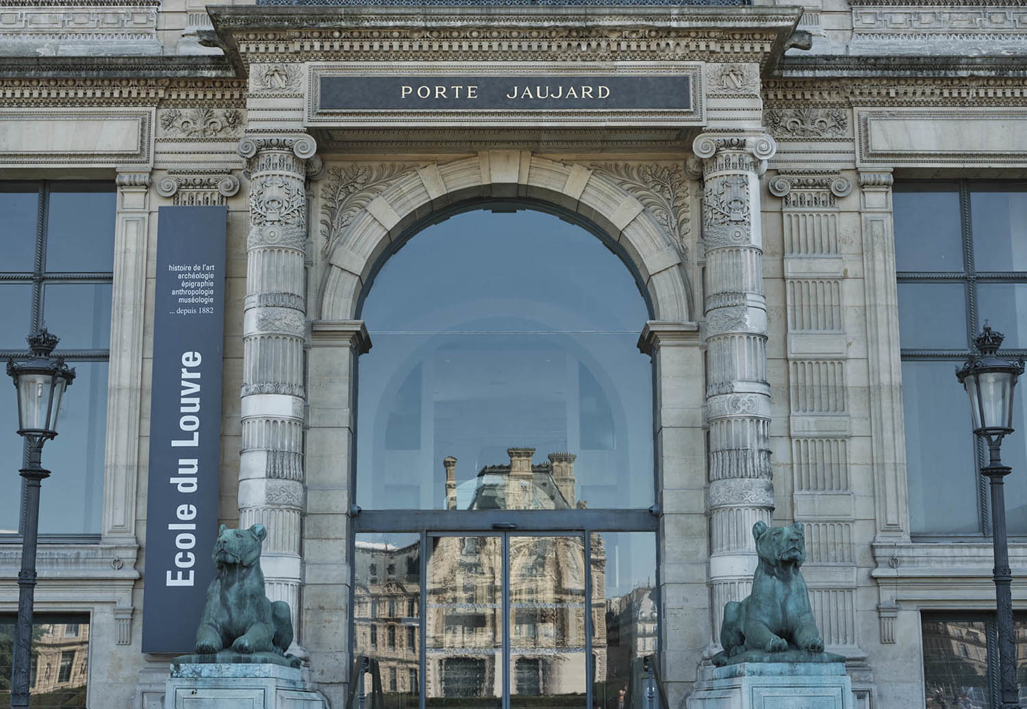 Porte Jaujard Louvre museum Ecole du Louvre hommage Jacques Jaujard