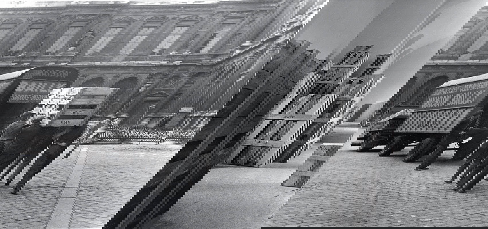 Louvre courtyard 1940 ERR Rosenberg Louvre sequestration spoliation art Jews