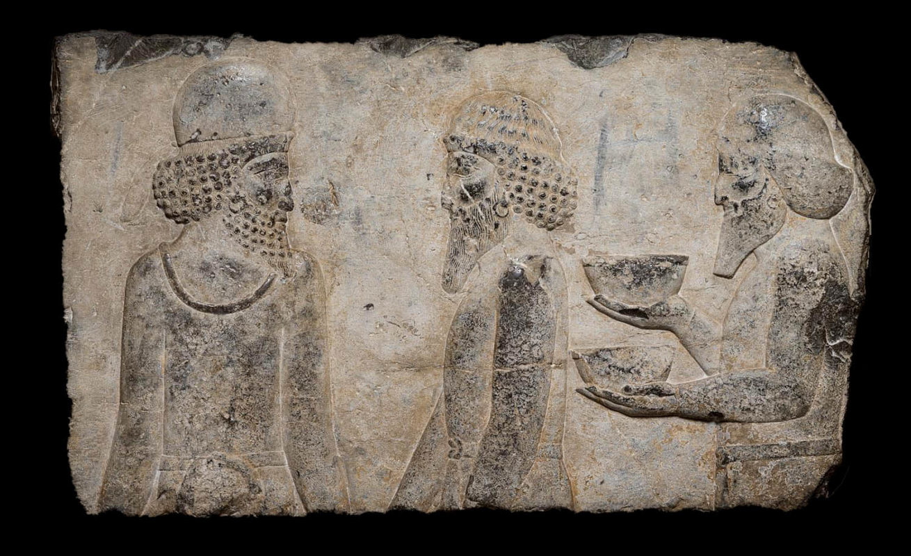 relief of median courtier