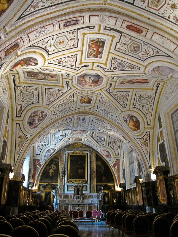 Interior of Chiesa di sant'Anna dei Lombardi