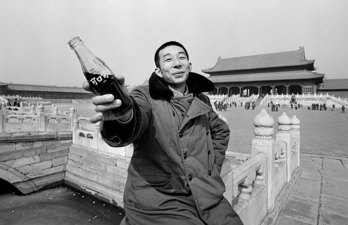 guard coca cola bottle forbidden city
