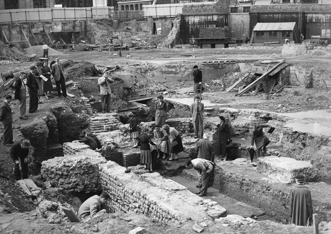 visitors excavation site mithraeum