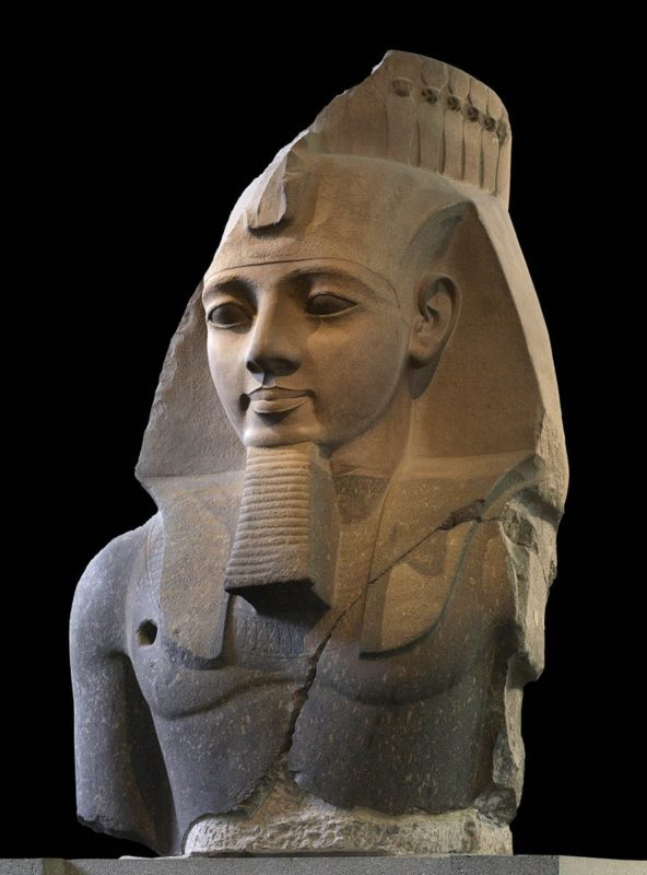 statue ramesses ii thebes