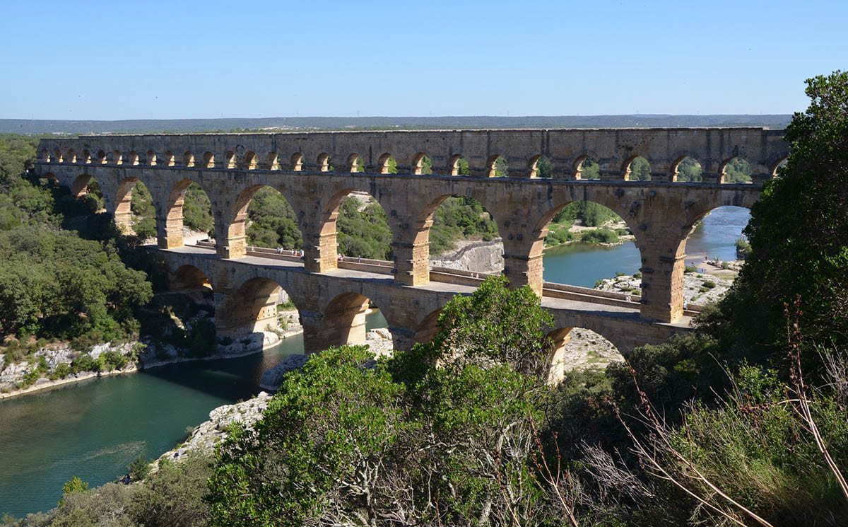 roman aqueduct pont du gard