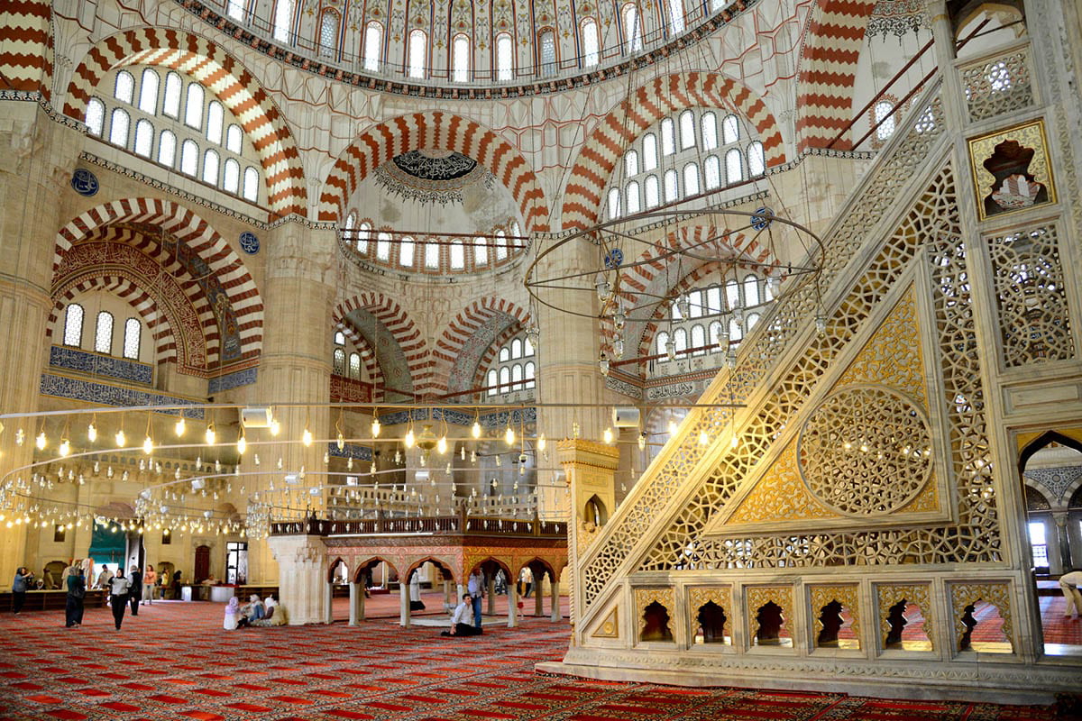 seliyime mosque interior
