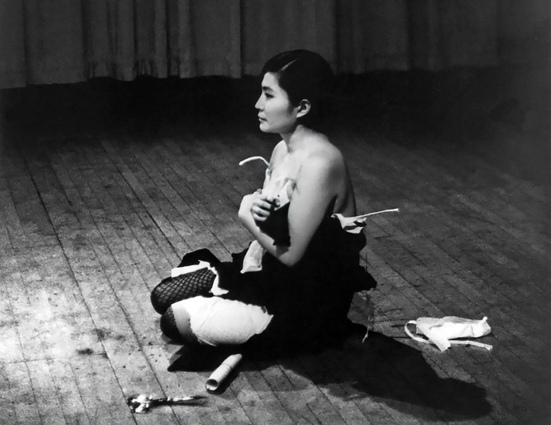 yoko ono cut piece