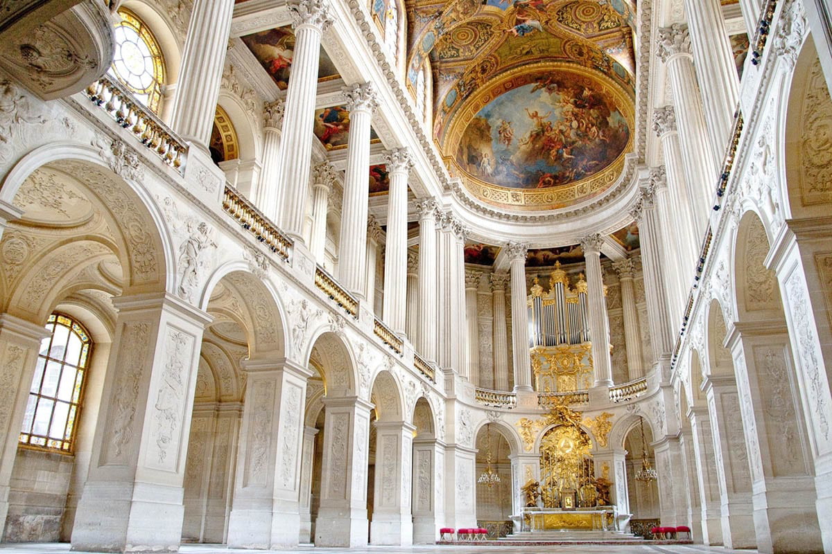 interior royal chapel palace versailles