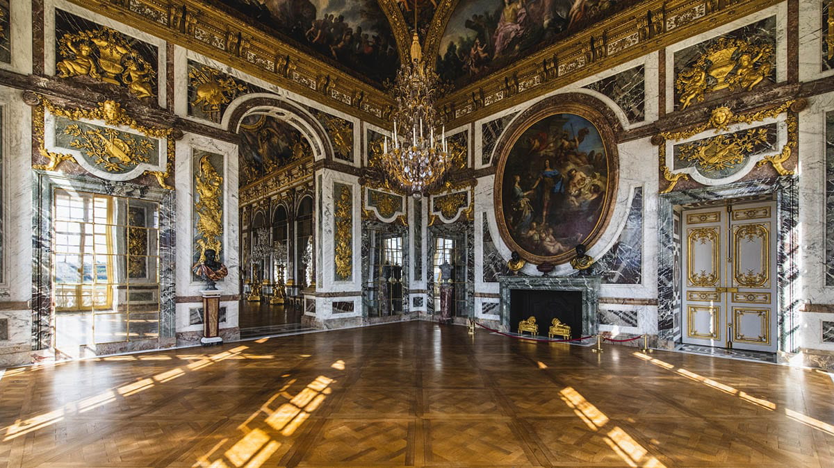 peace salon palace versailles charles le brun
