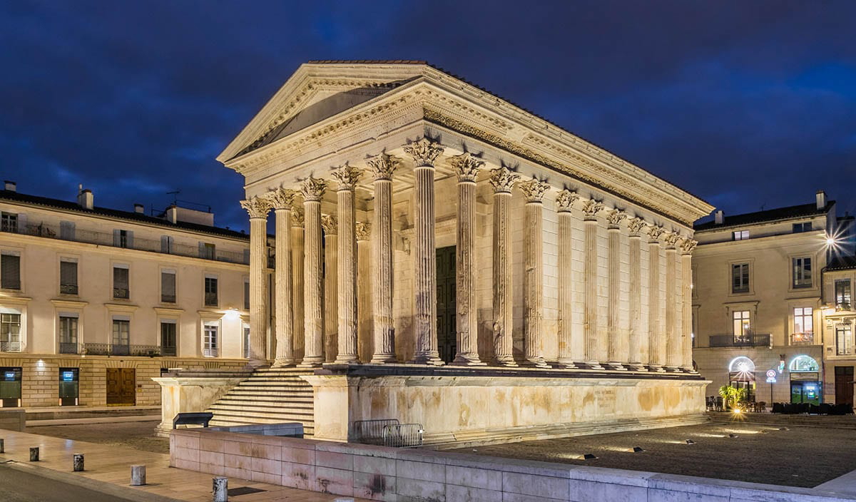 maison caree temple of augustus