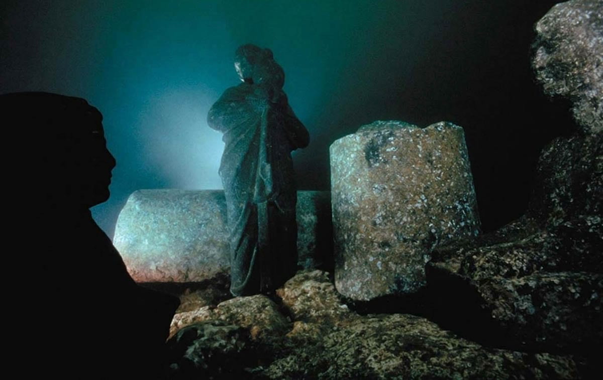 Ruins underwater, Alexandria, Egypt