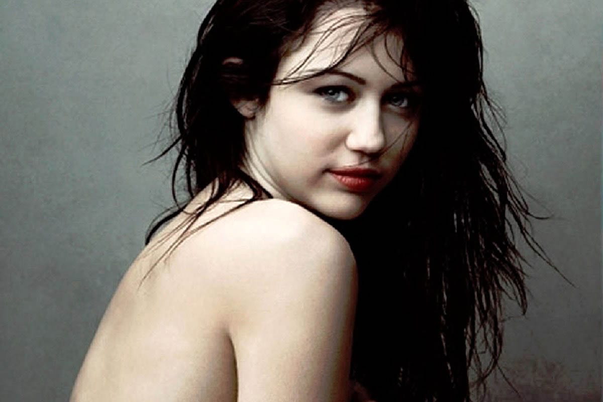 miley cyrus vanity fair annie leibovitz
