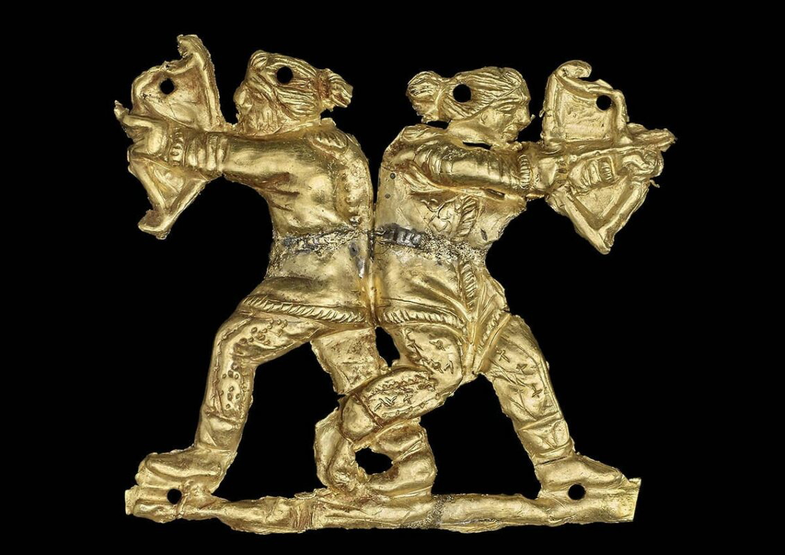 scythians shooting with scythian bow