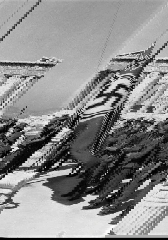 swastika-acropolis-athens-nazi-occupation