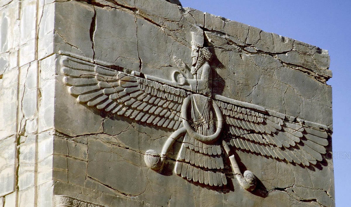 ahura mazda relief persepolis