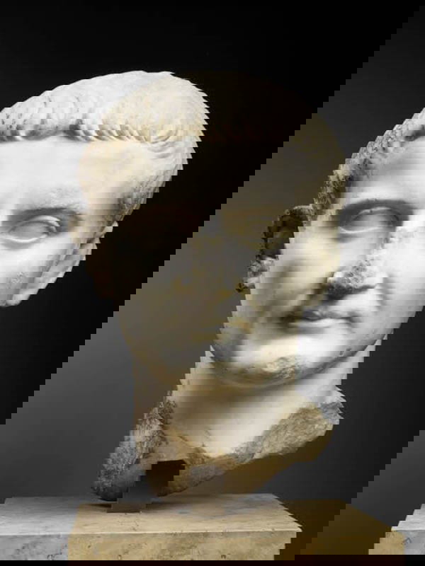 bust tiberius