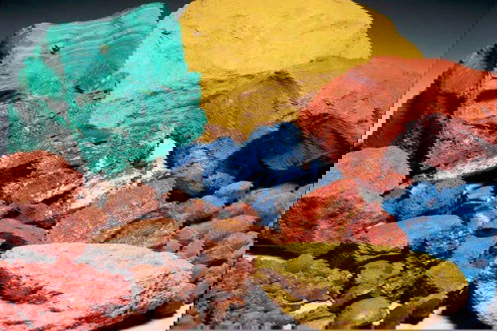 various raw materials ancient pigment