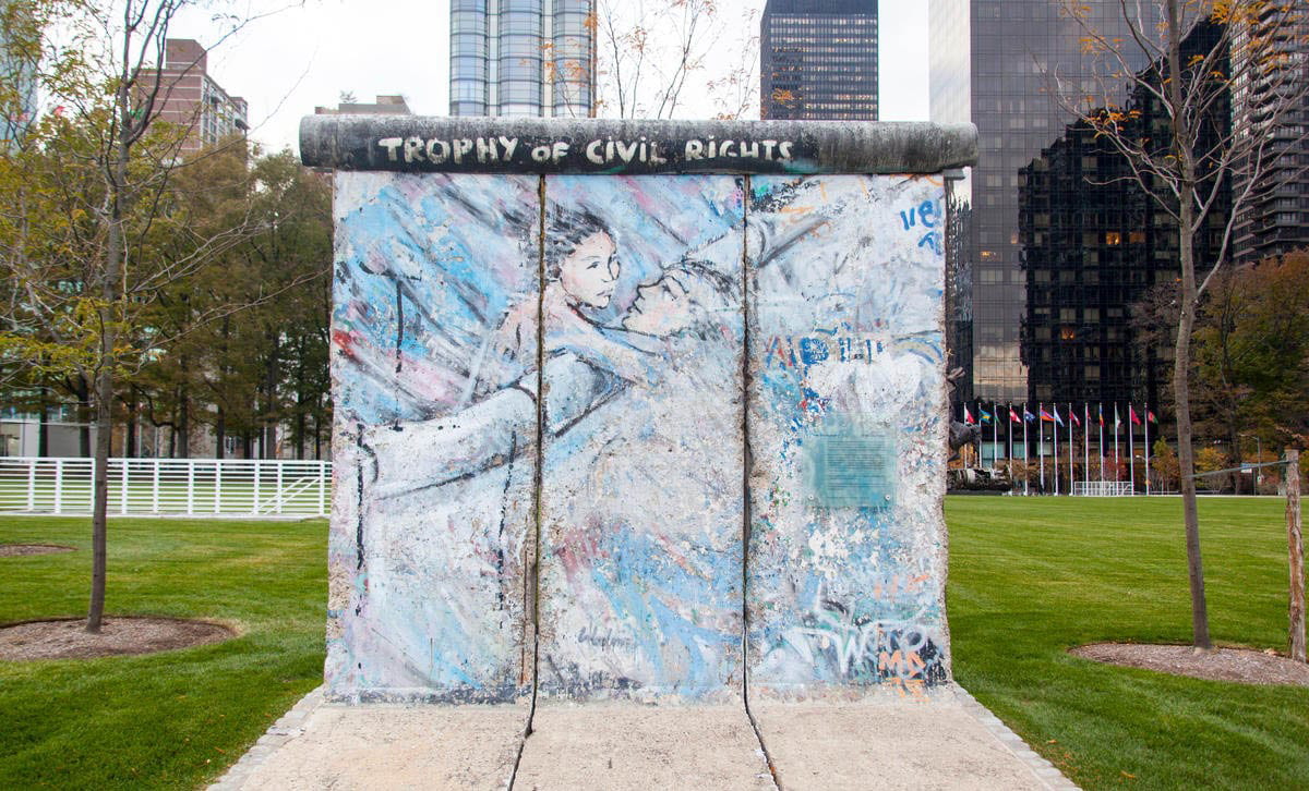 berlin wall united nations sculpture gallery