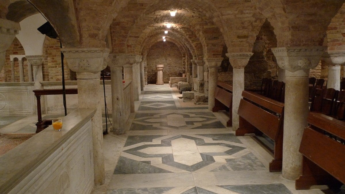 crypt of saint marks basilica