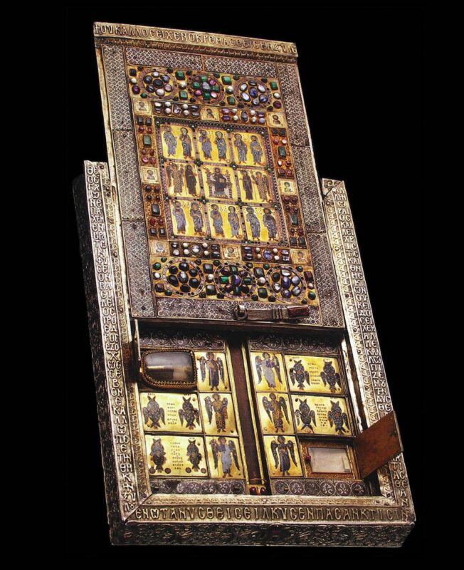 limburg staurotheke reliquary