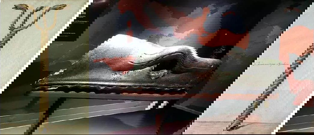 serpent column illustration