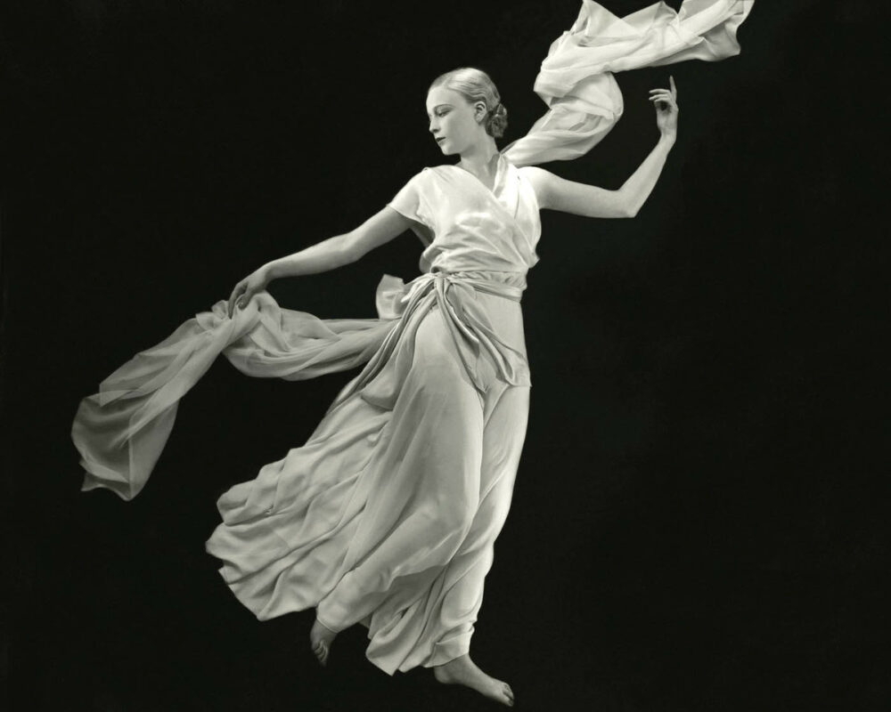 bas relief frieze dress madeleine vionnet