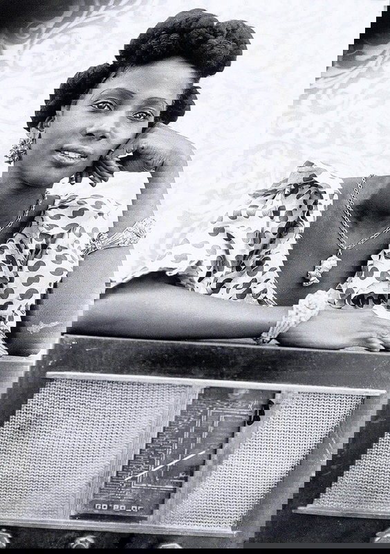 seydou keita bamako woman photograph
