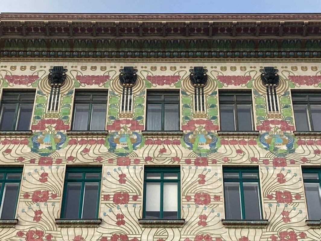 majolica house detail