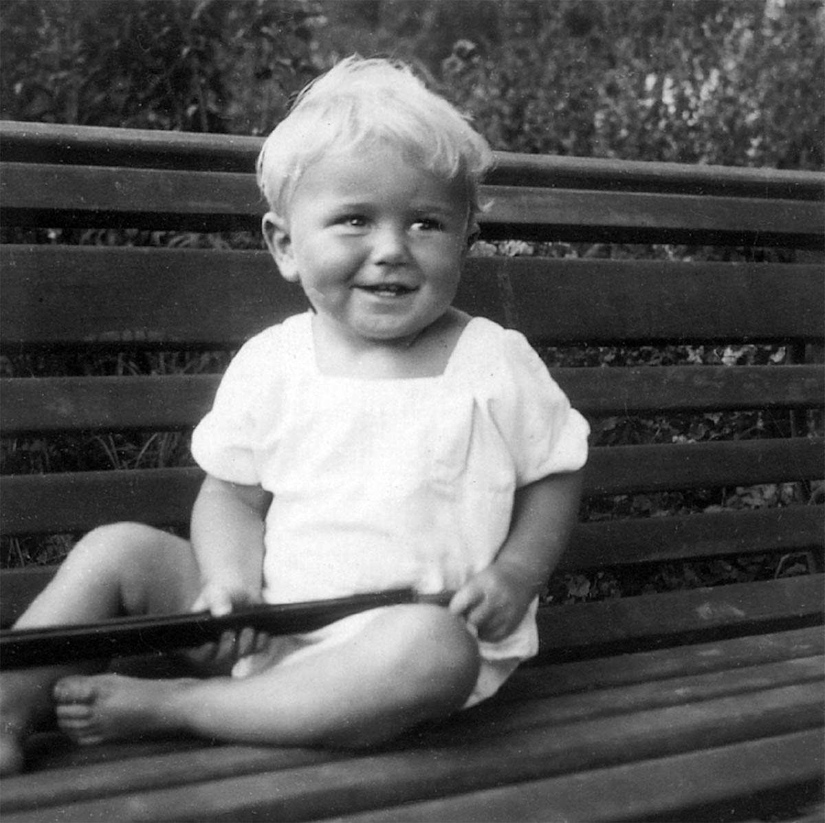 zdzislaw beksinski baby photograph