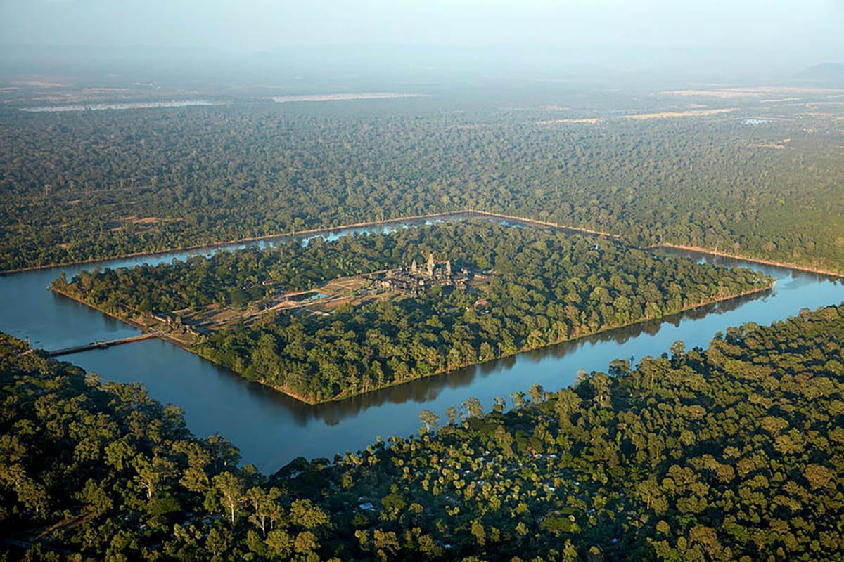 moat around angkor wat unesco