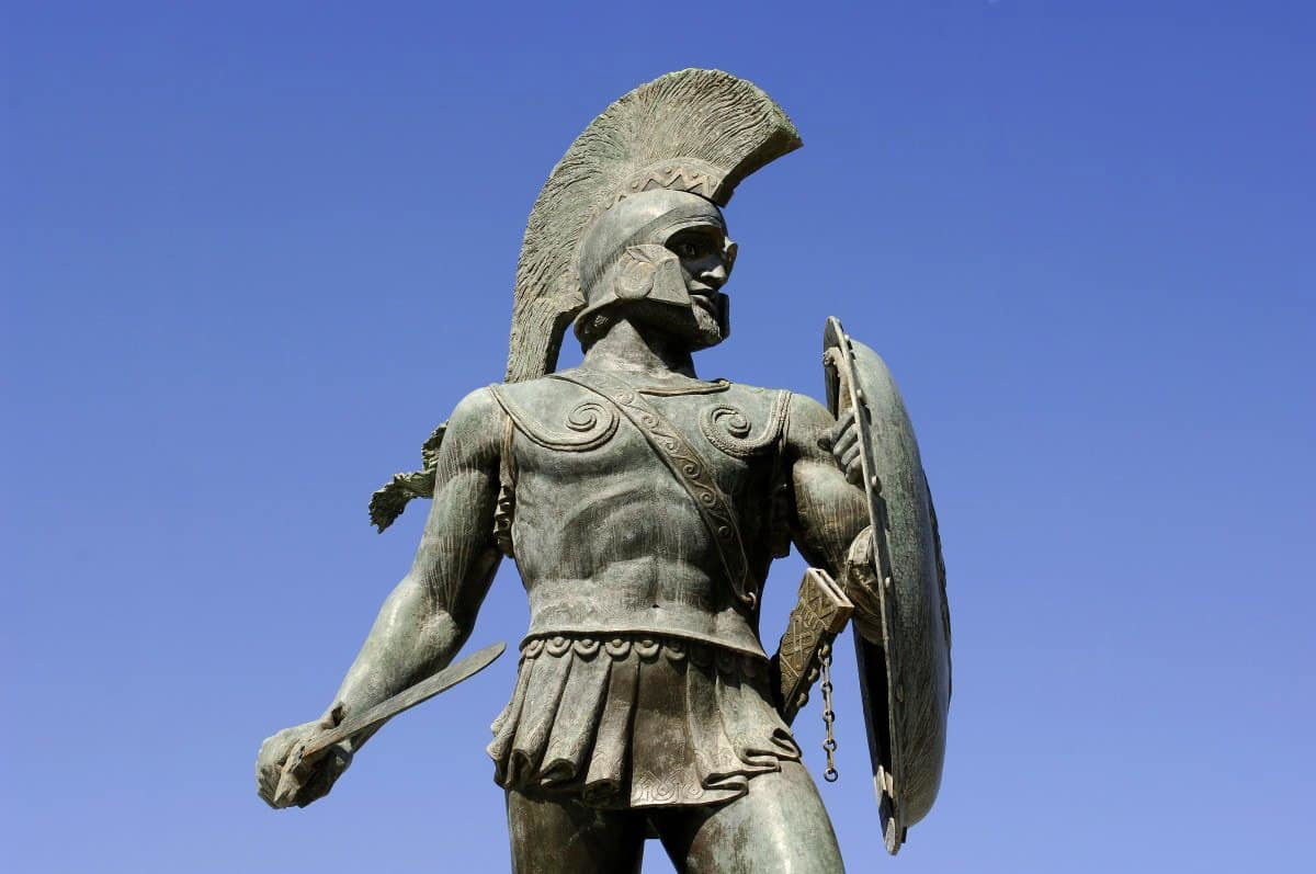 leonidas memorial statue spartan warriors
