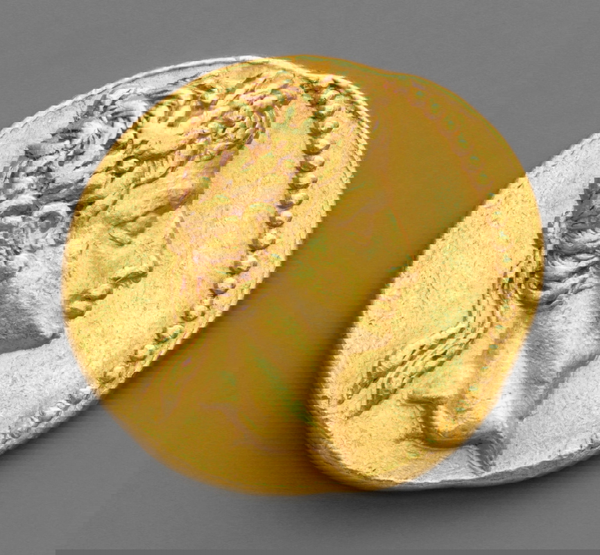 gold aureus augustus met feature