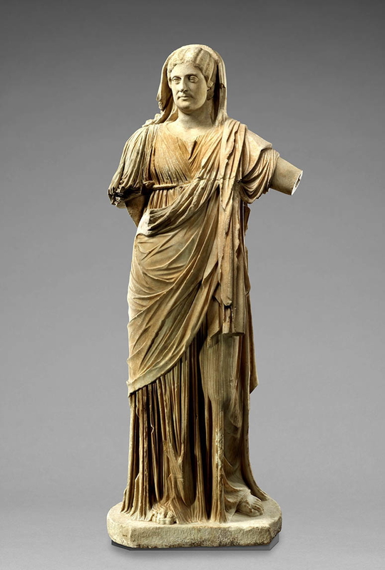 ancient roman clothing woman stolla palla marble statue
